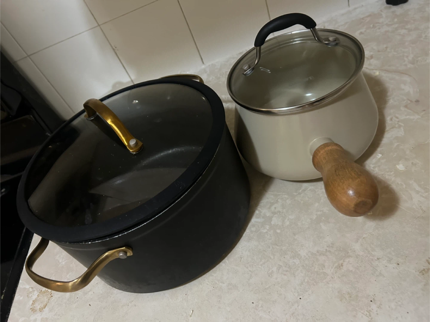 Set of 2 Pots with Lids