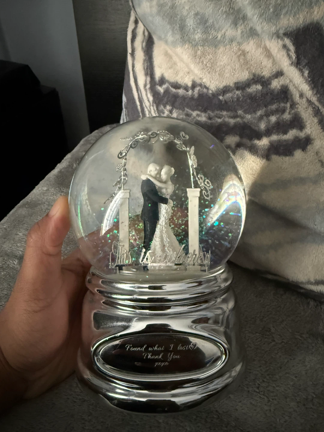 Wedding Couple Snow Globe