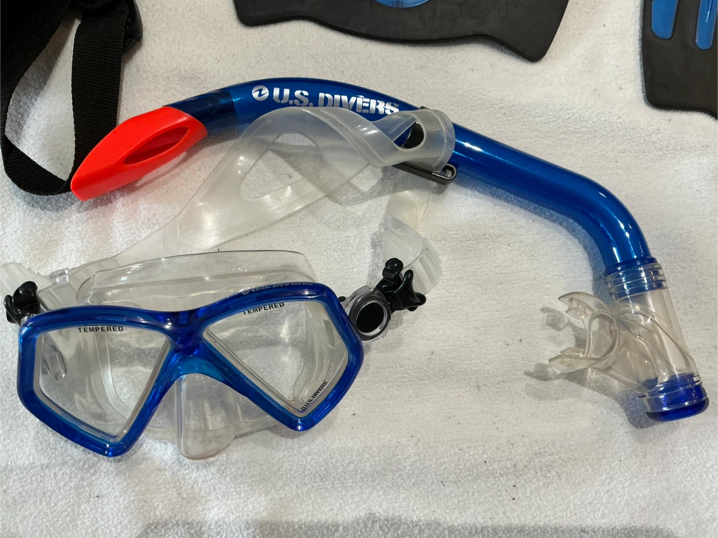 U.S. Divers Snorkel Set with Fins and Backpack - photo 2