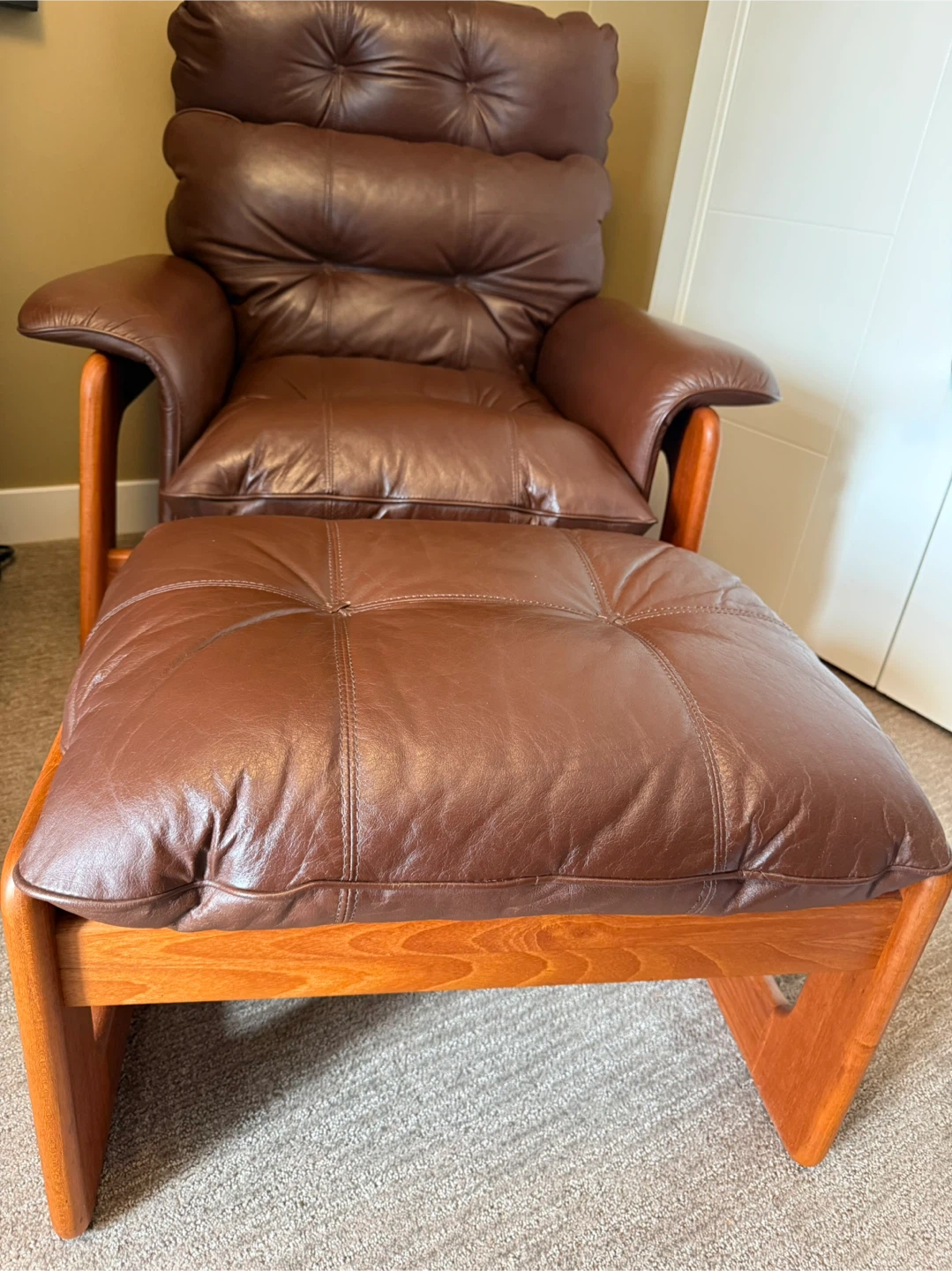 Mid Century Modern Leather & Teak Armchair with Foot Stool - photo 3