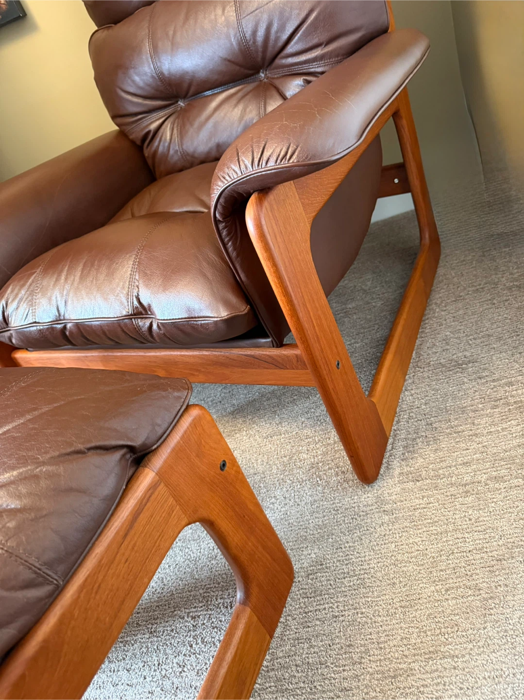 Mid Century Modern Leather & Teak Armchair with Foot Stool - photo 4