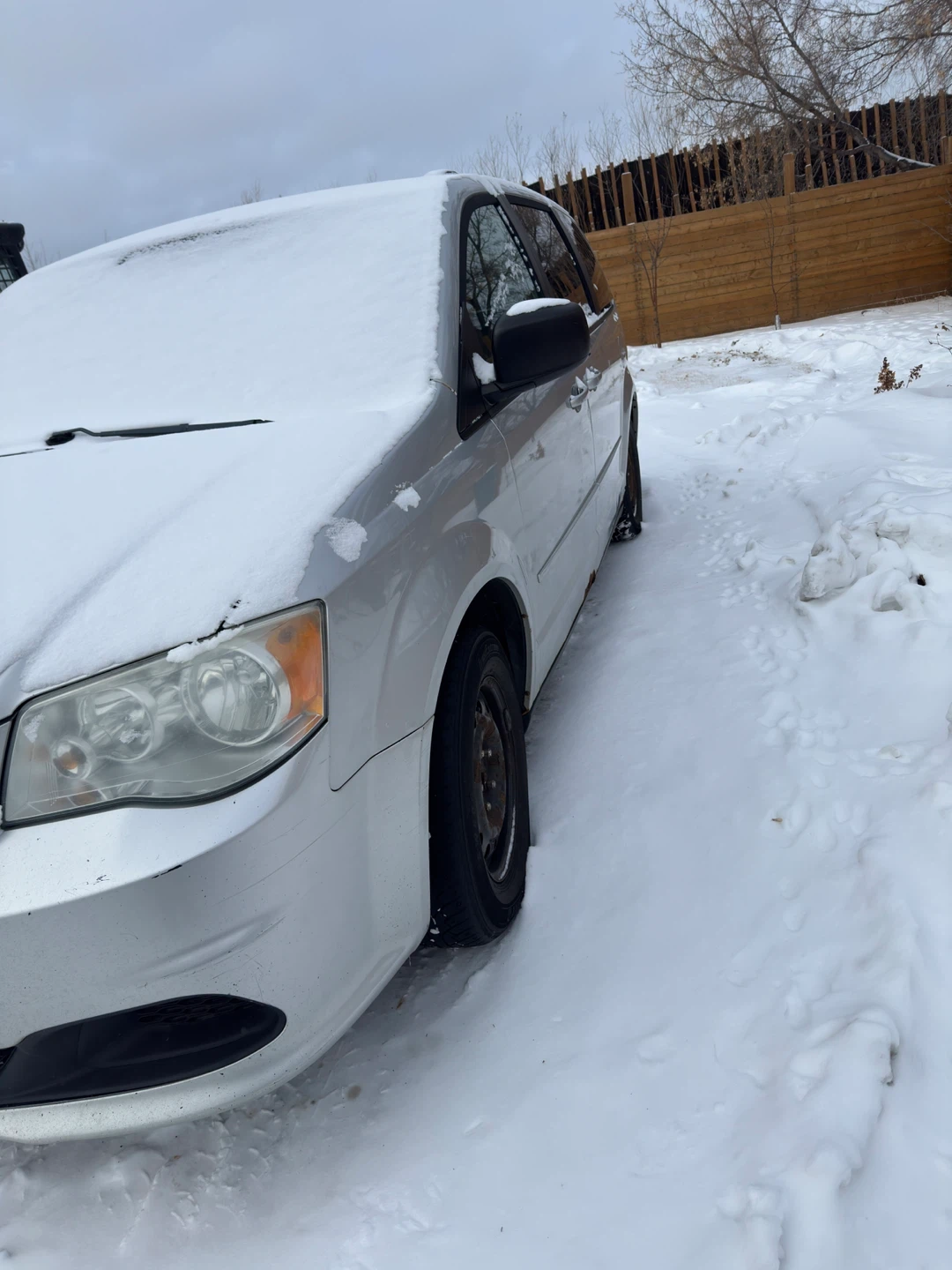 2011 Silver Dodge Grand Caravan - photo 2