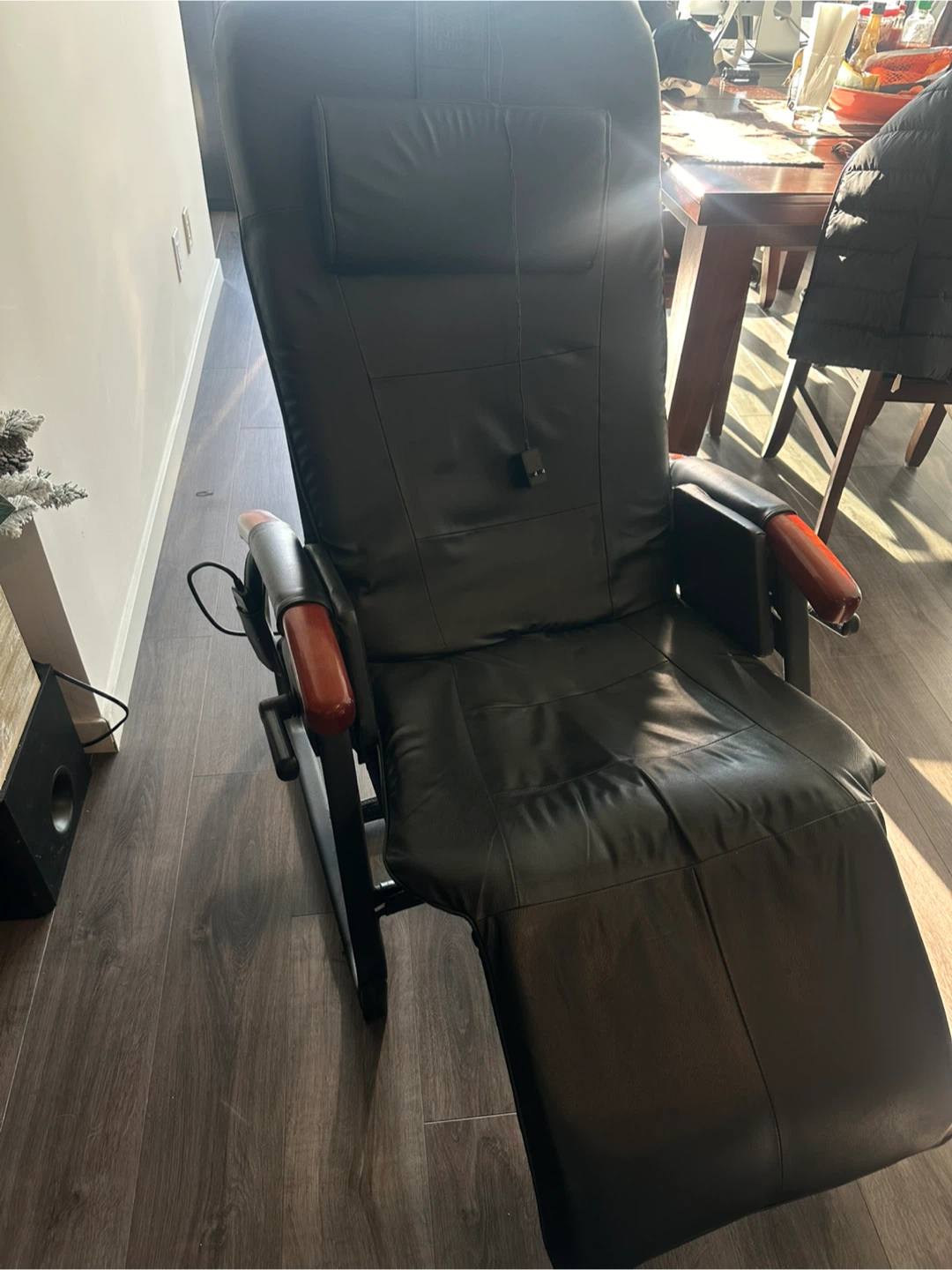 Black Leather Massage Recliner Chair - photo 5