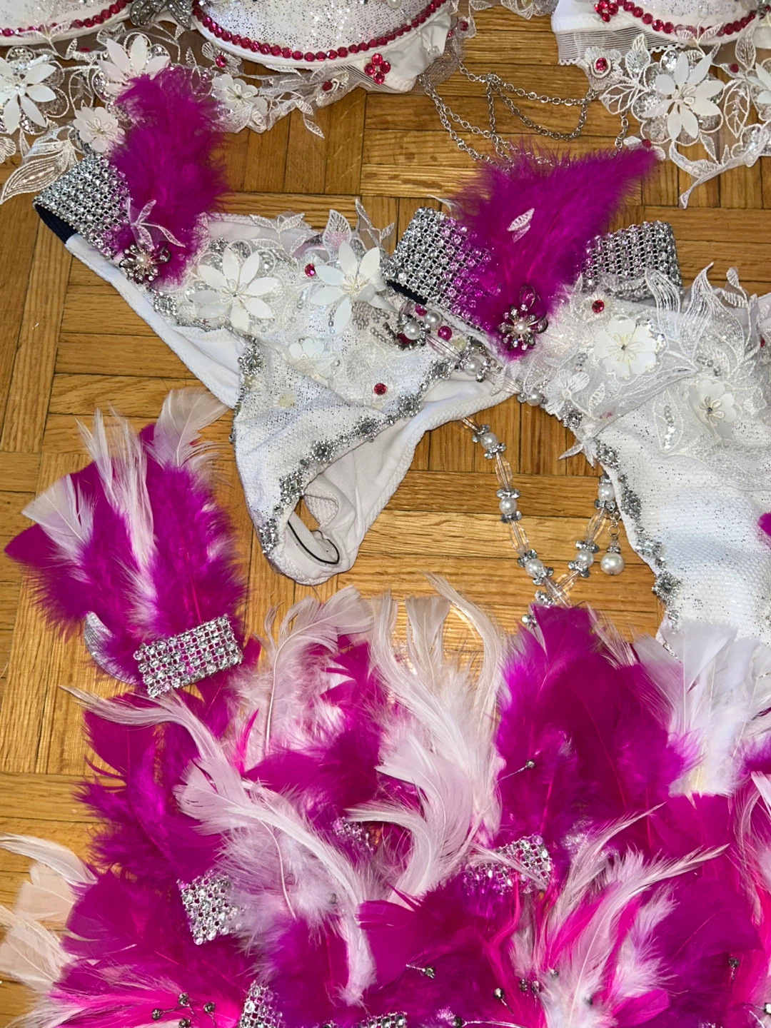 Two Samba Costumes Pink and White Two Piece - photo 2