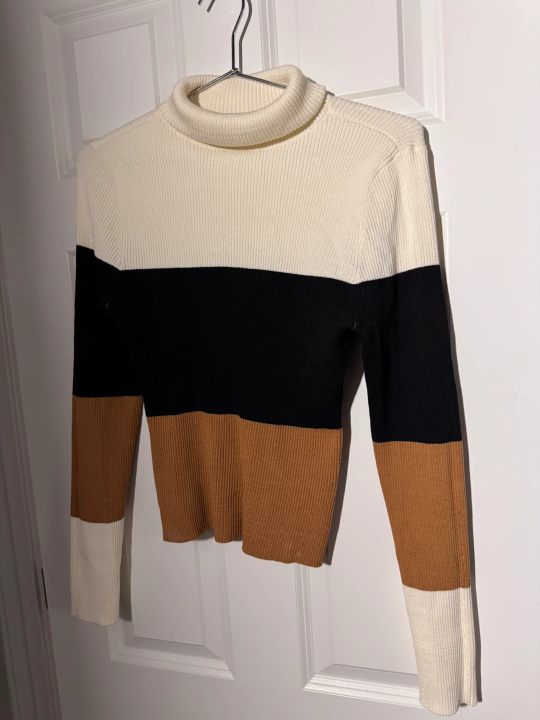 Croft & Barrow White Floral Turtleneck Sweater