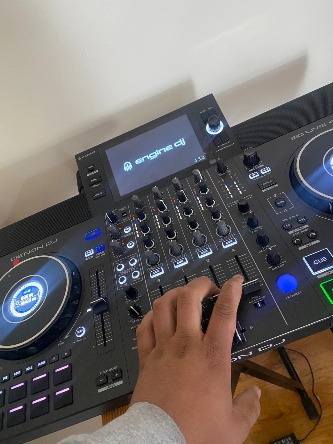 Denon DJ SC Live 4 DJ Controller