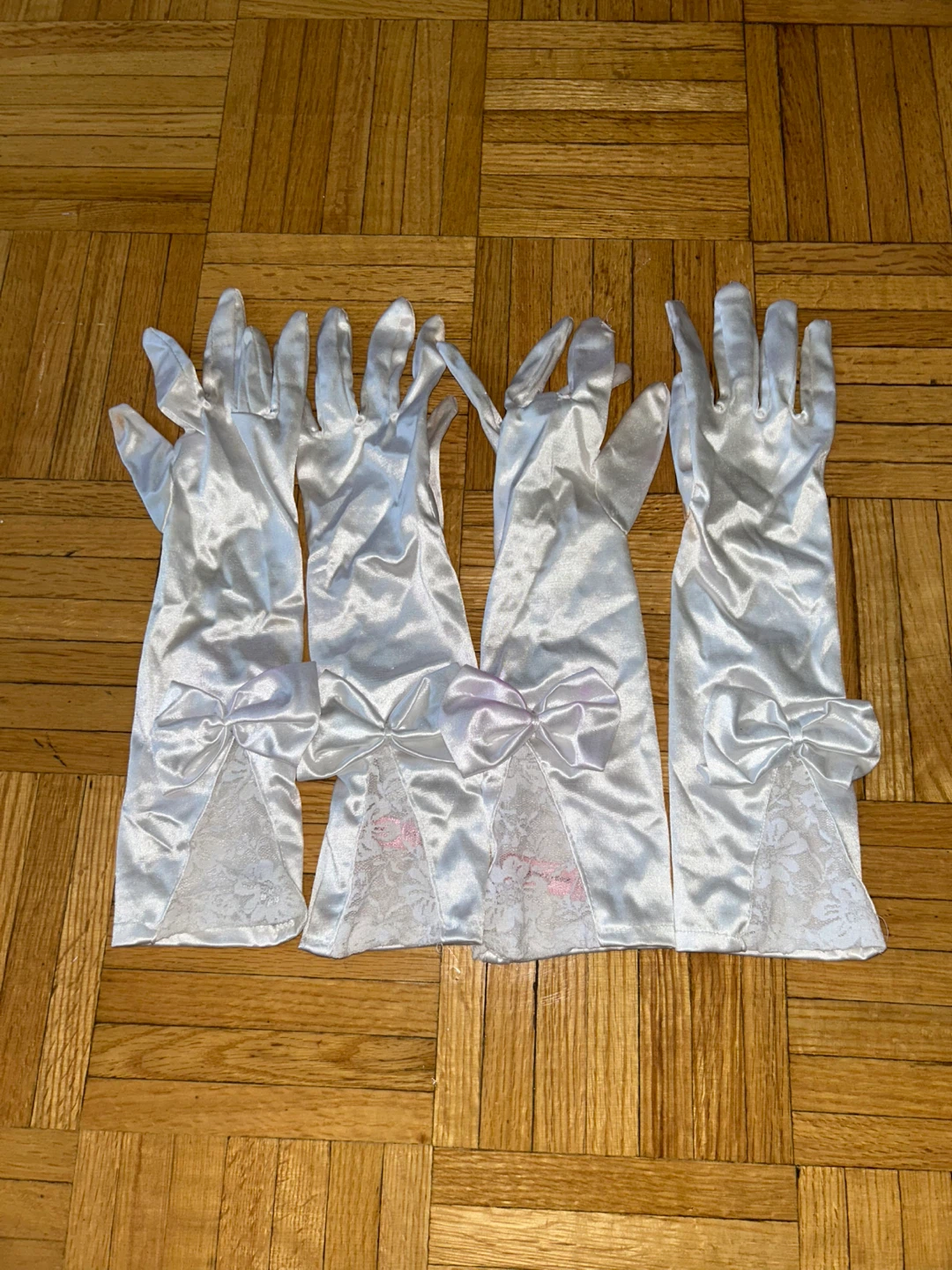 Assorted glove collection - photo 3