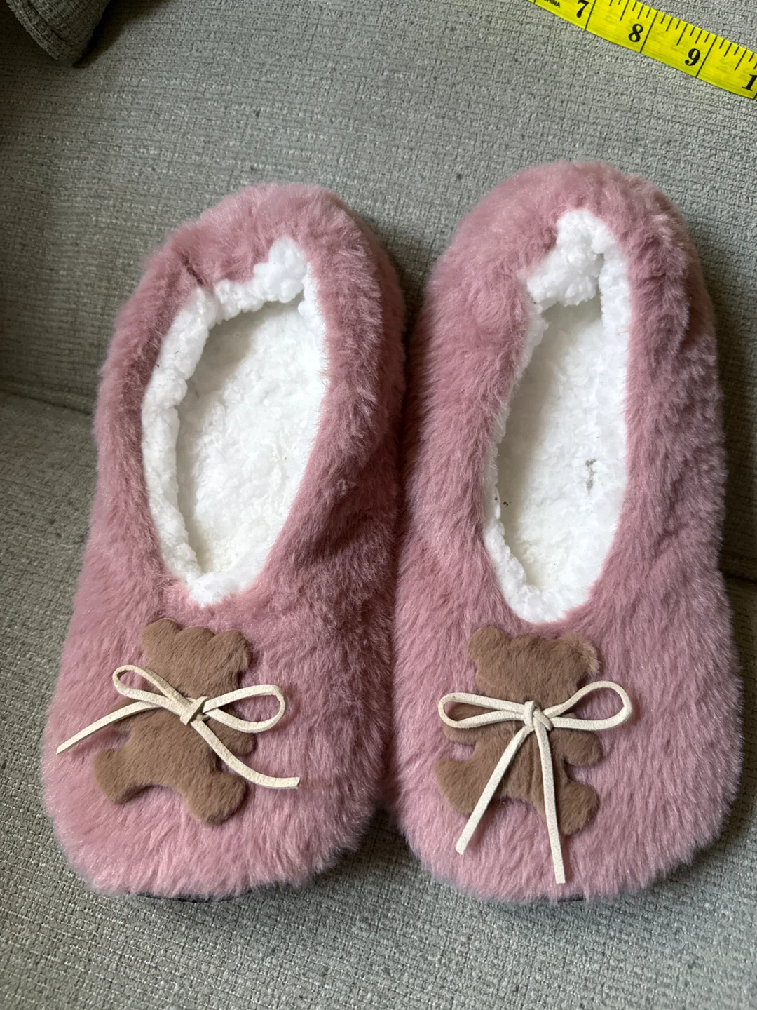 🧡Pink Fuzzy Slippers with Bear Detail