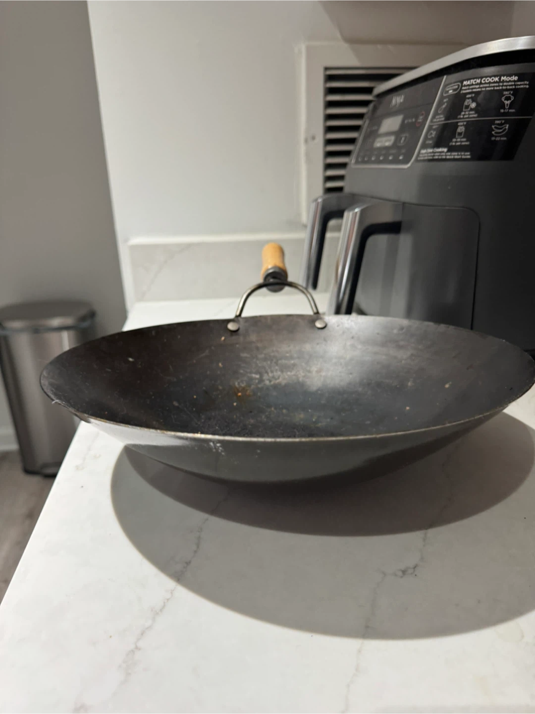 Carbon Steel Wok with Wooden Handle - photo 2
