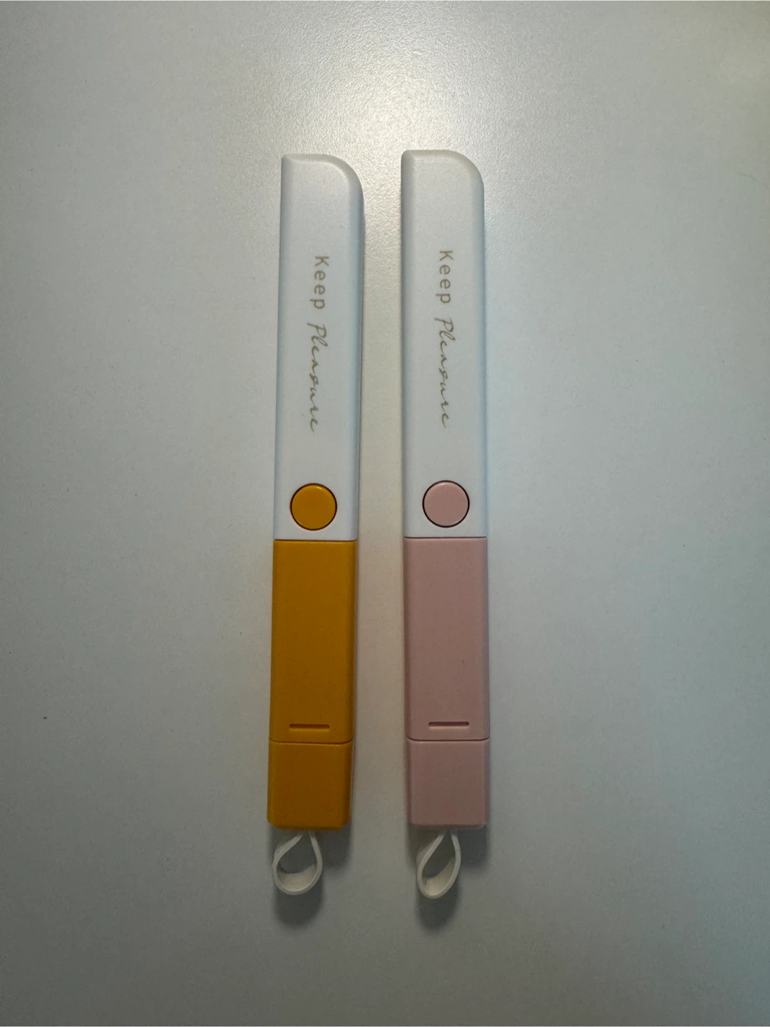 New: Portable Cat Pet Hair Remover - Yellow and Pink - photo 2