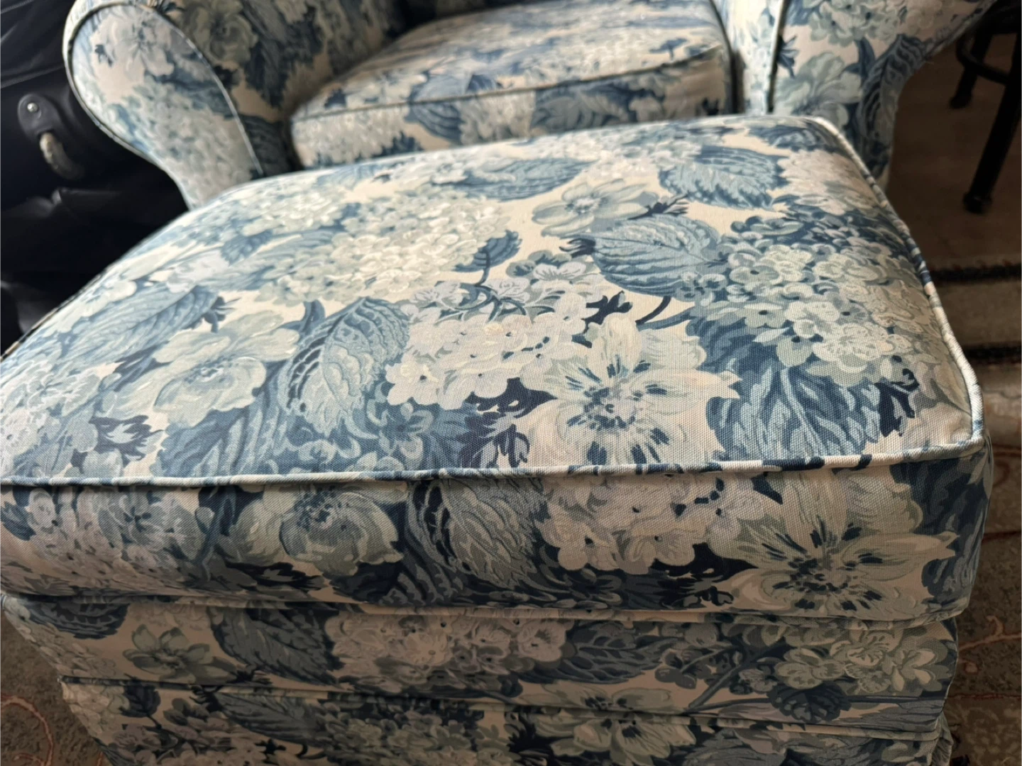 Floral Armchair and Ottoman Set - photo 3