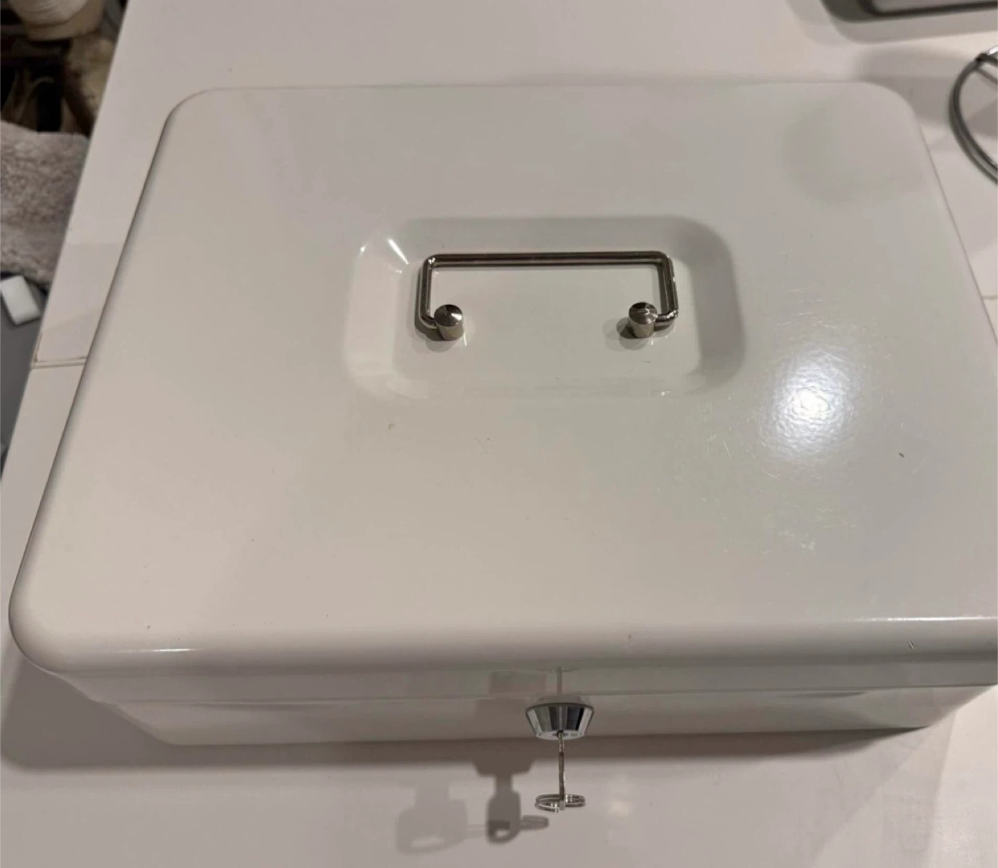 White Metal Cash Box with Key and money tray