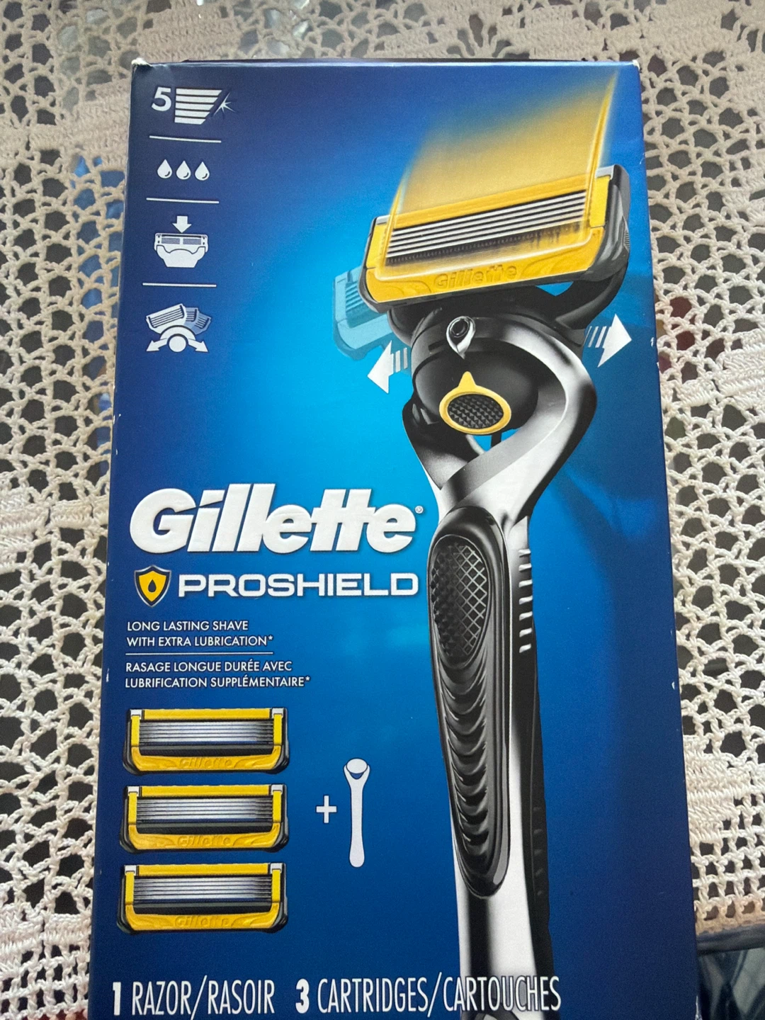Gillette Proshield Razor with 3 Cartridges