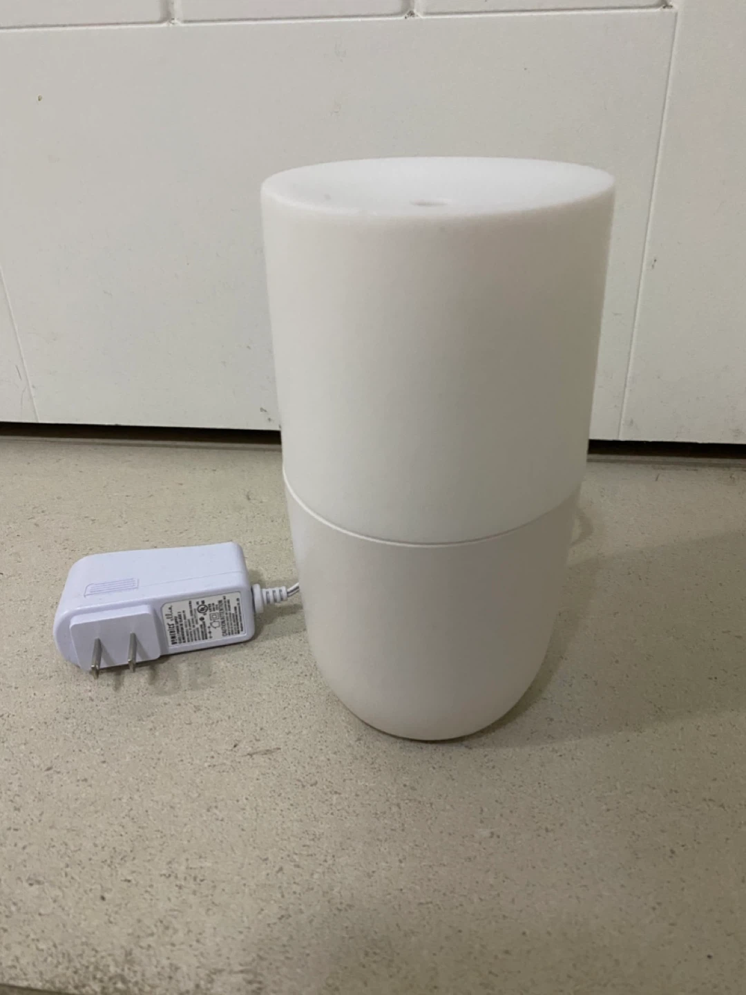 White Essential Oil Diffuser with Power Adapter - photo 2