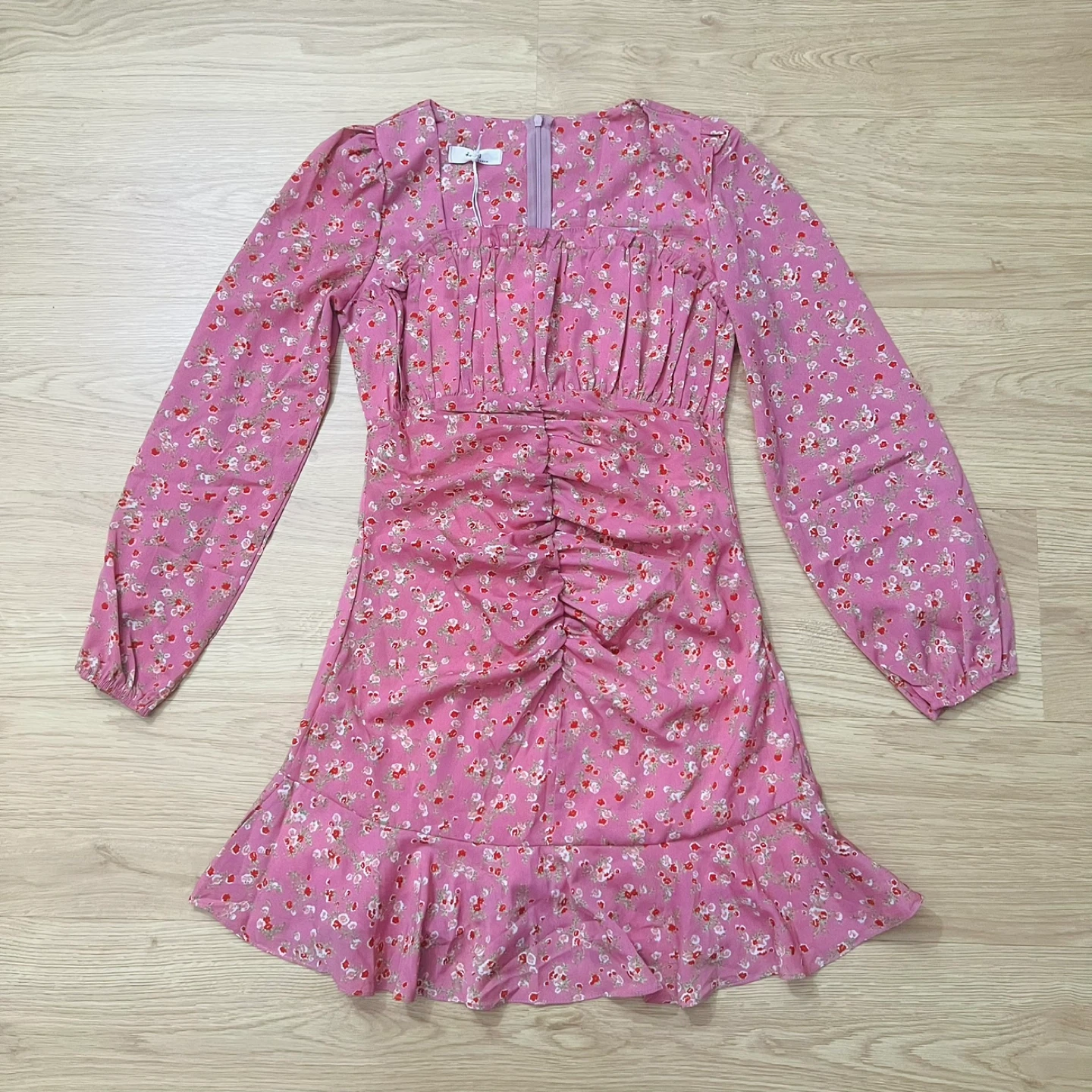 NEW Pink Floral Ruched Ruffle Hem Long Sleeve Fitted Dress - photo 2