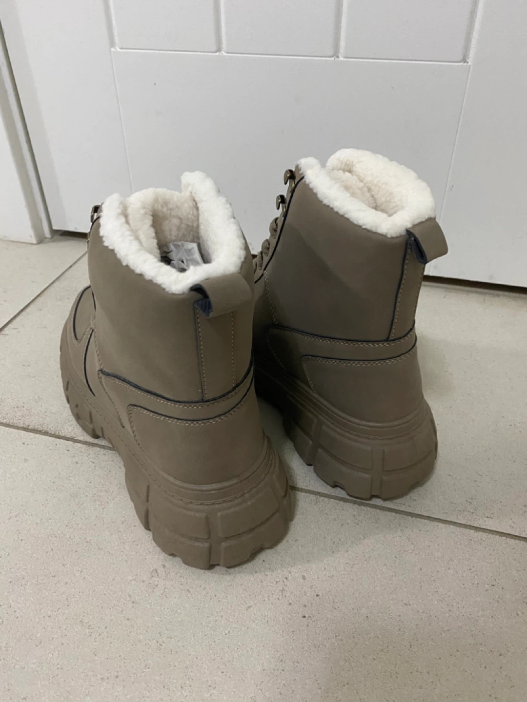 NEW - Ardene Brown Faux Fur Lined Winter Boots - Size 8 - photo 3