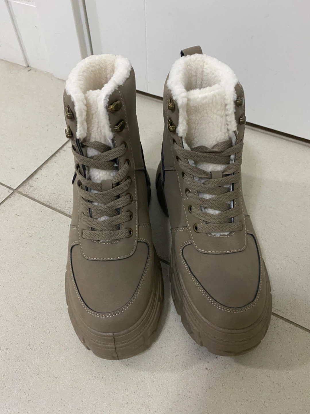 NEW - Ardene Brown Faux Fur Lined Winter Boots - Size 8