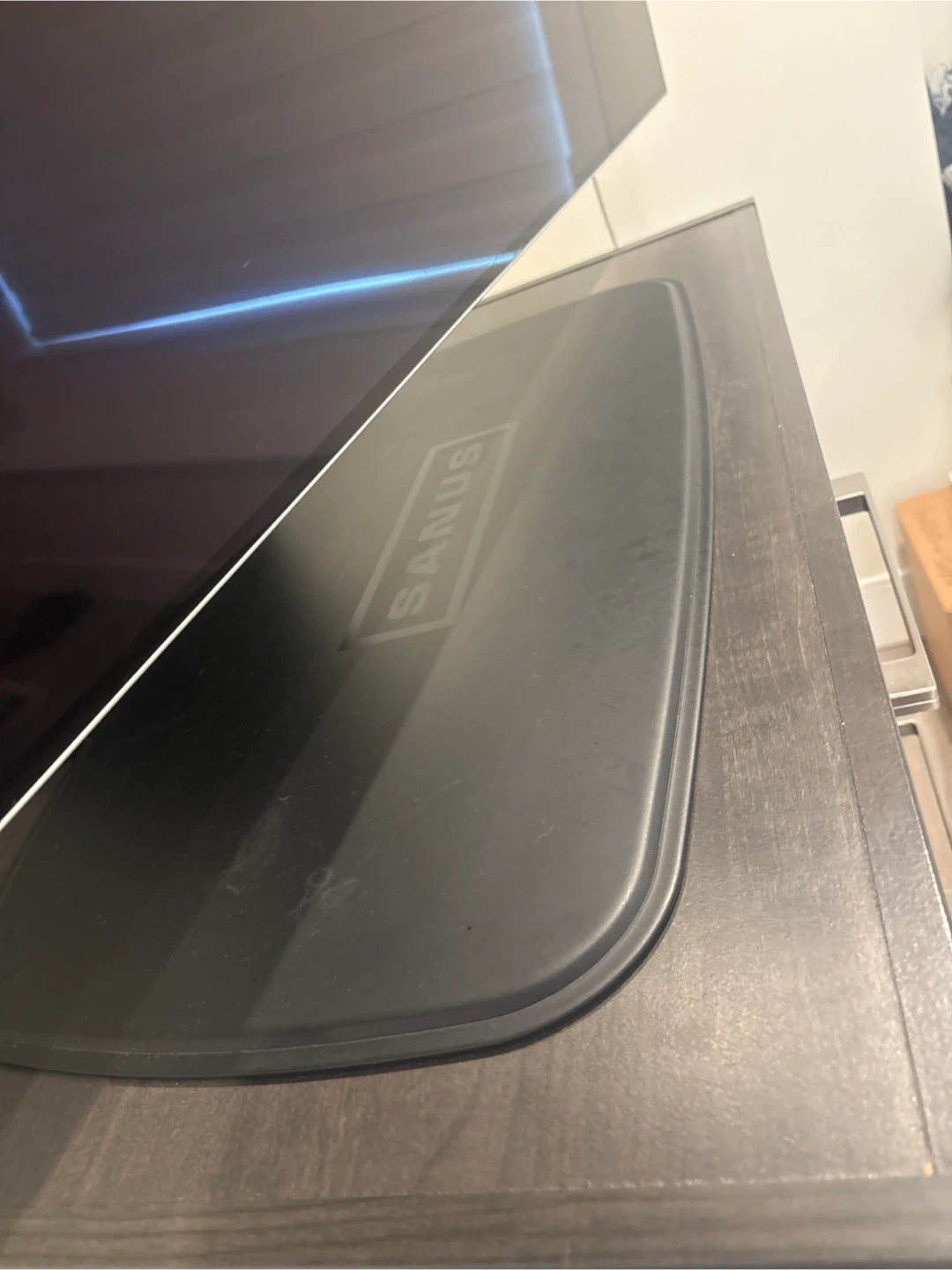 LG 65” 4K HDR Extremely Thin TV, comes with SANUS STAND. - photo 3