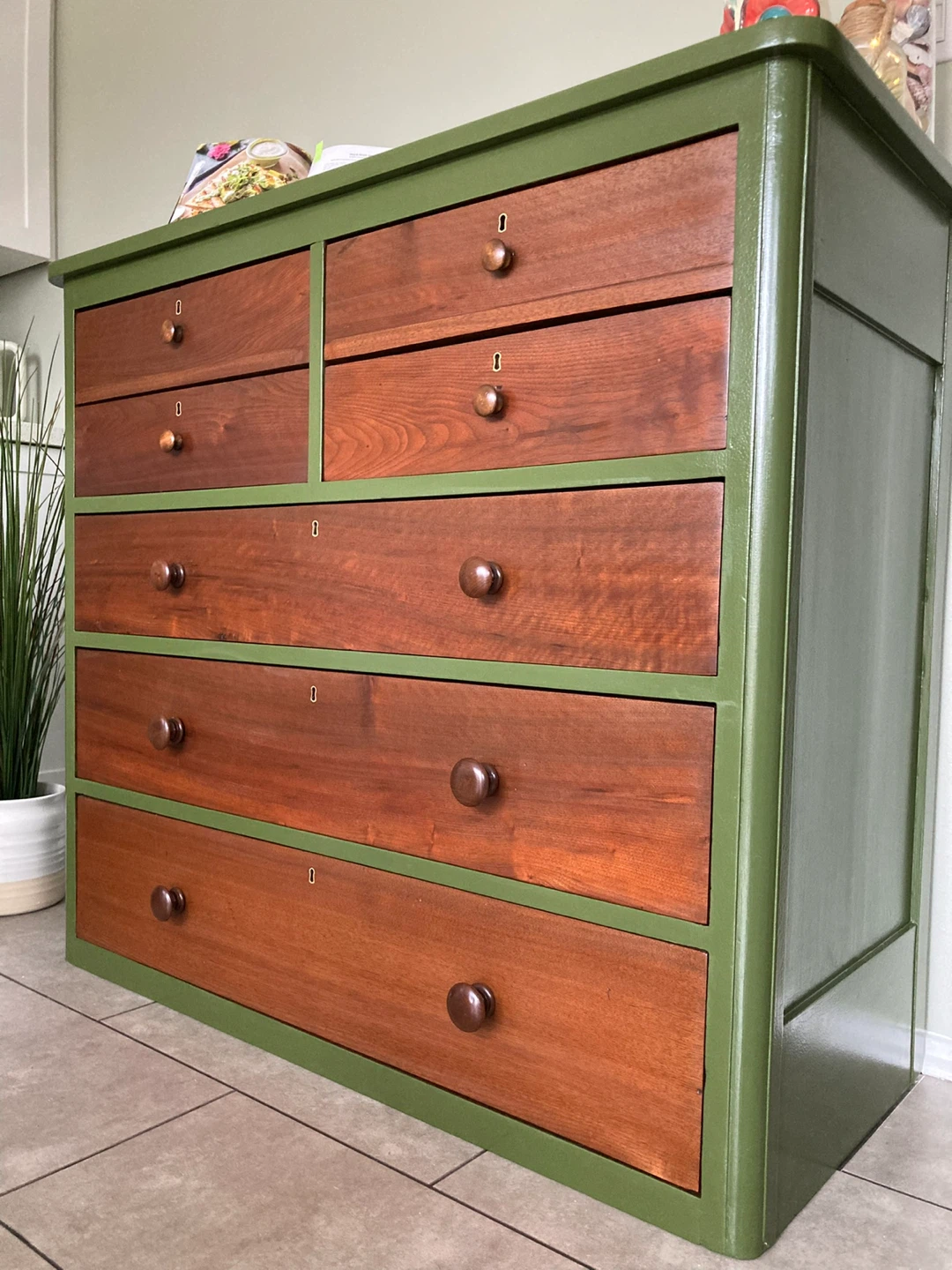 Refinished Vintage Dresser | Solid Wood | Dovetail Drawers - photo 3
