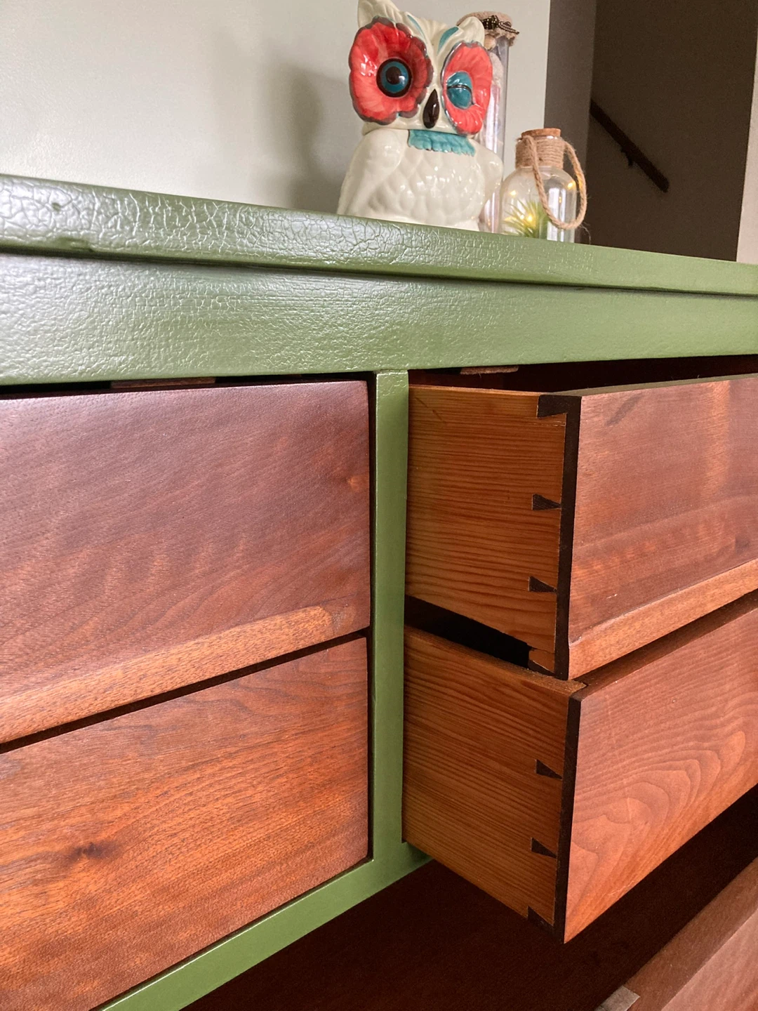 Refinished Vintage Dresser | Solid Wood | Dovetail Drawers - photo 5