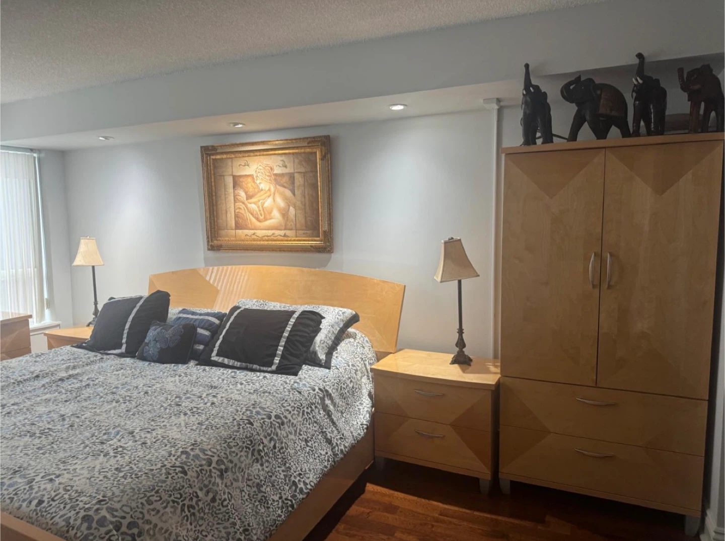 Light Wood Bedroom Set - photo 2
