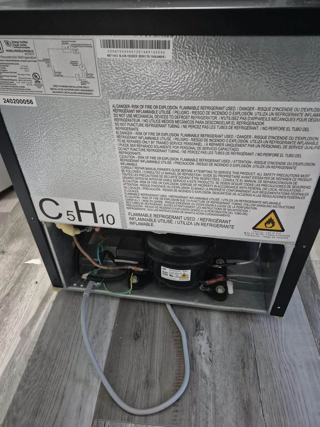 Black+Decker Mini Fridge - photo 4