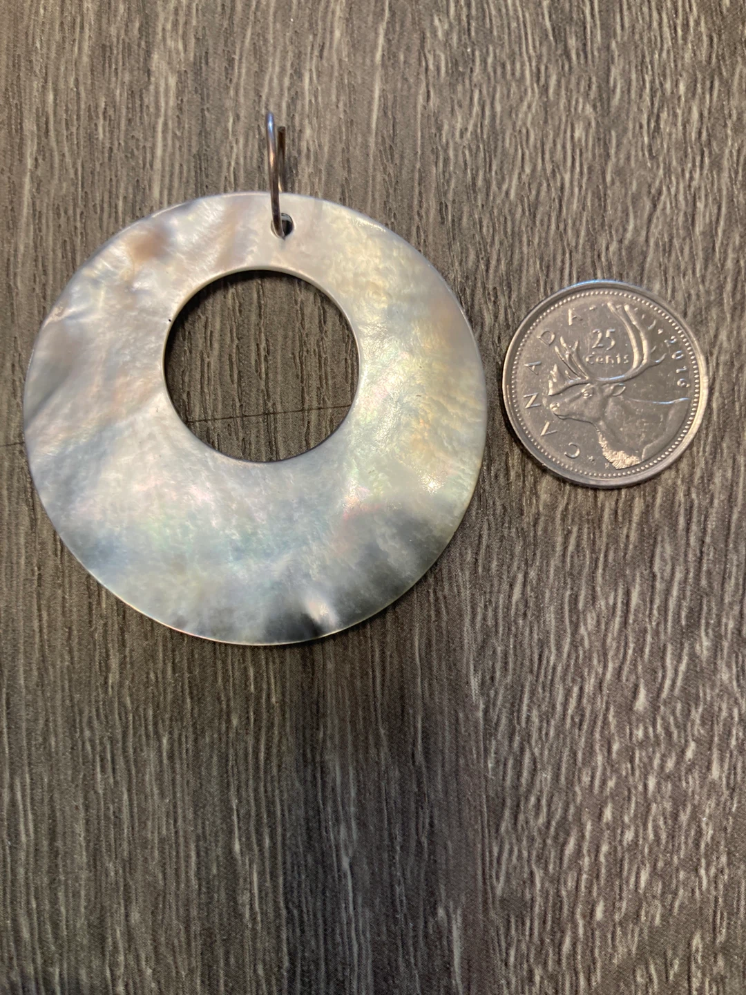 Round Mother of Pearl Pendant - photo 2