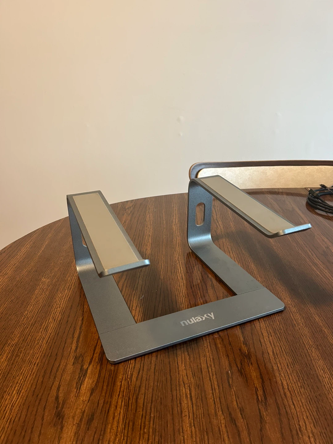 Nulaxy Laptop Stand