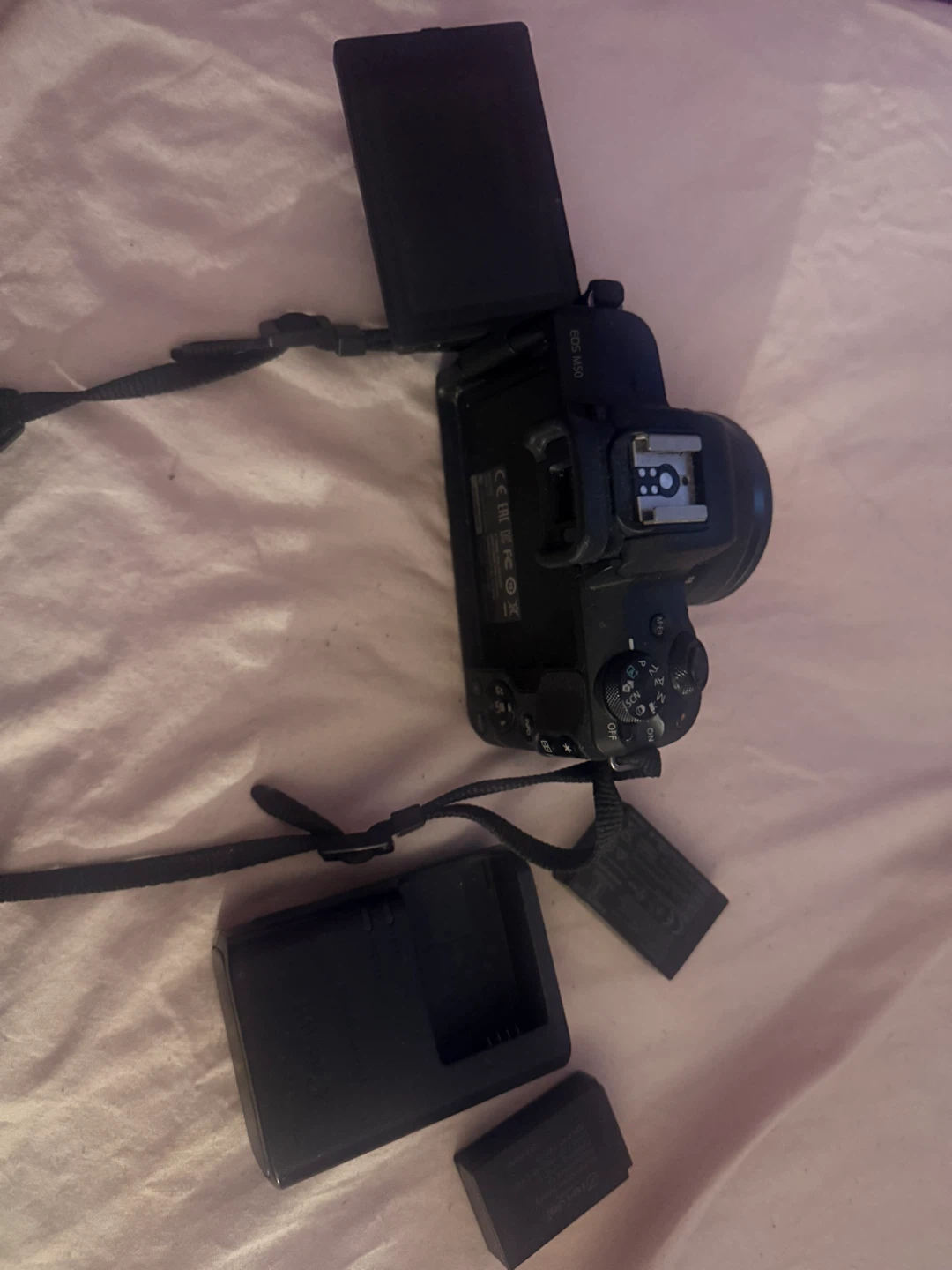 Canon EOS M50 Mirrorless Digital Camera w/ 2 batteries