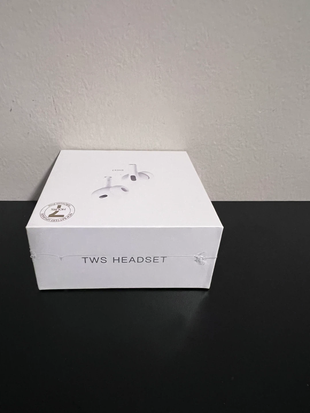 Hoco EW47 TWS Wireless Earbuds - White - photo 3