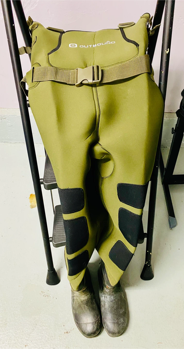 Outbound Neoprene Chest Waders – Size 8 – Like New (Worn Once) - photo 3
