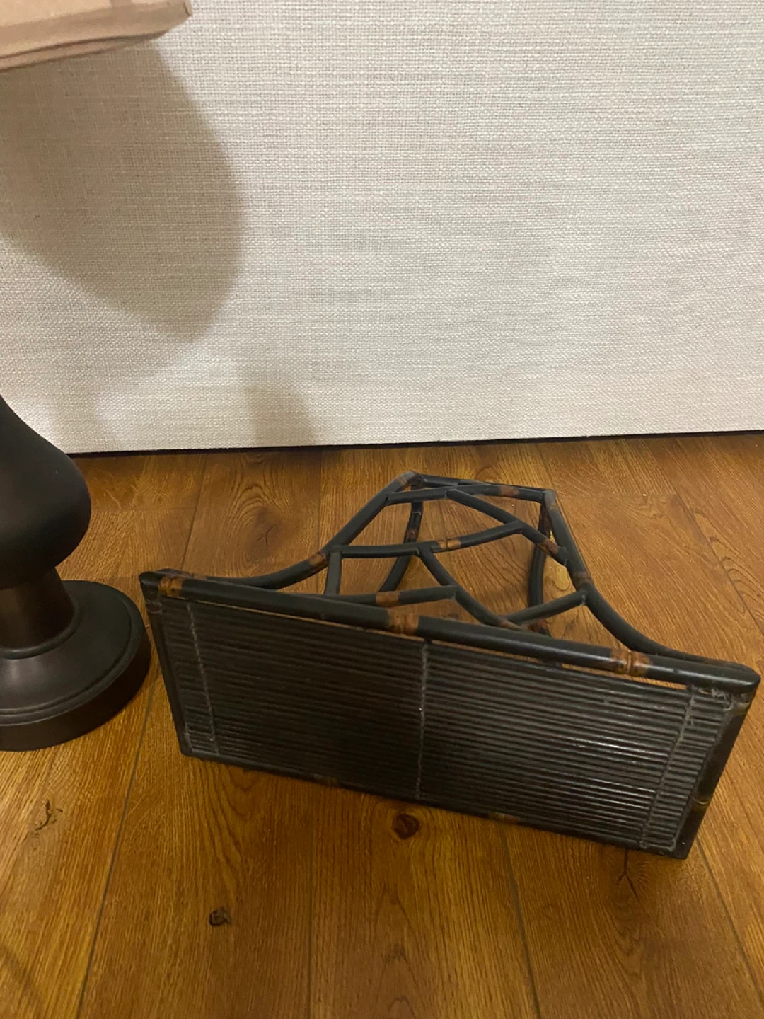 Table Lamp and Magazine Rack Set - photo 2