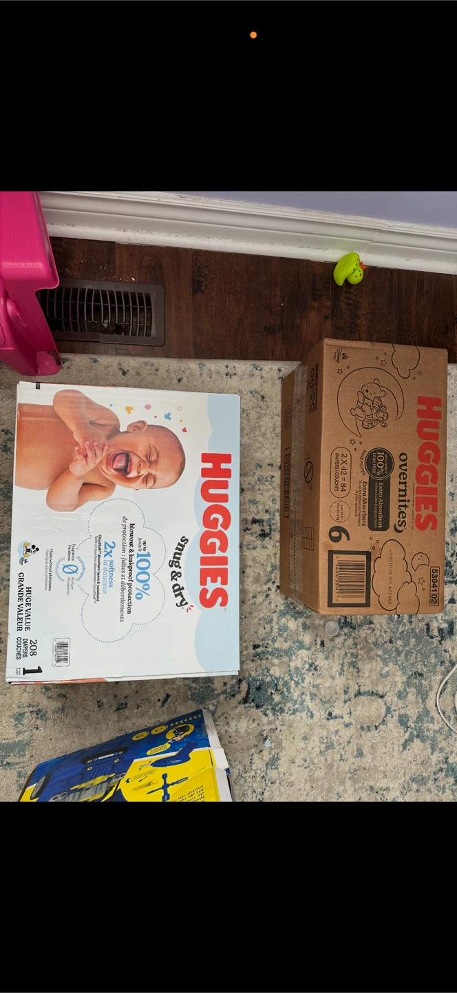 Huggies Snug & Dry and Overnites Diapers - Size 6 (208 Count)