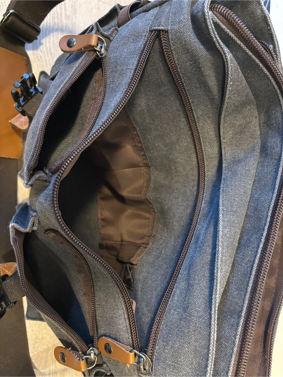 VASCHY Messenger Bag - photo 3