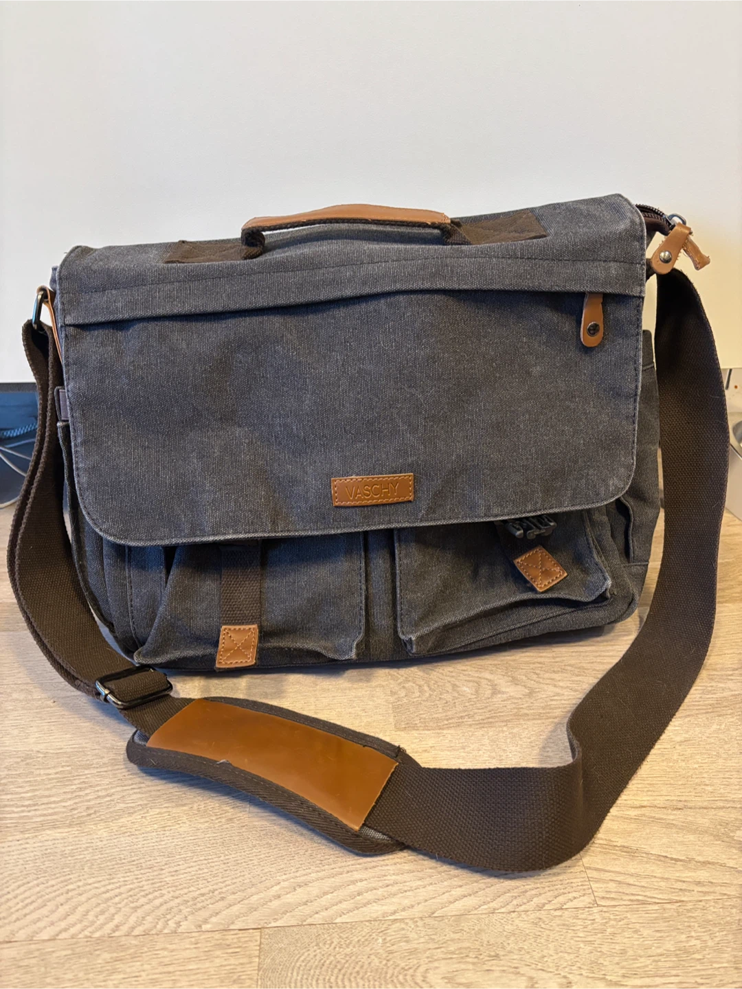 VASCHY Messenger Bag