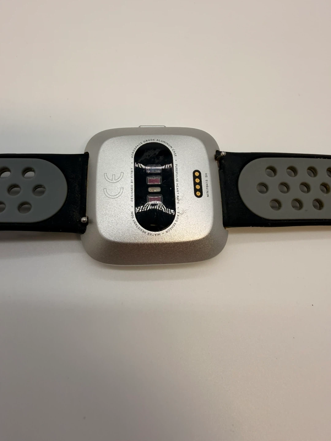 Fitbit Versa Smartwatch - photo 2