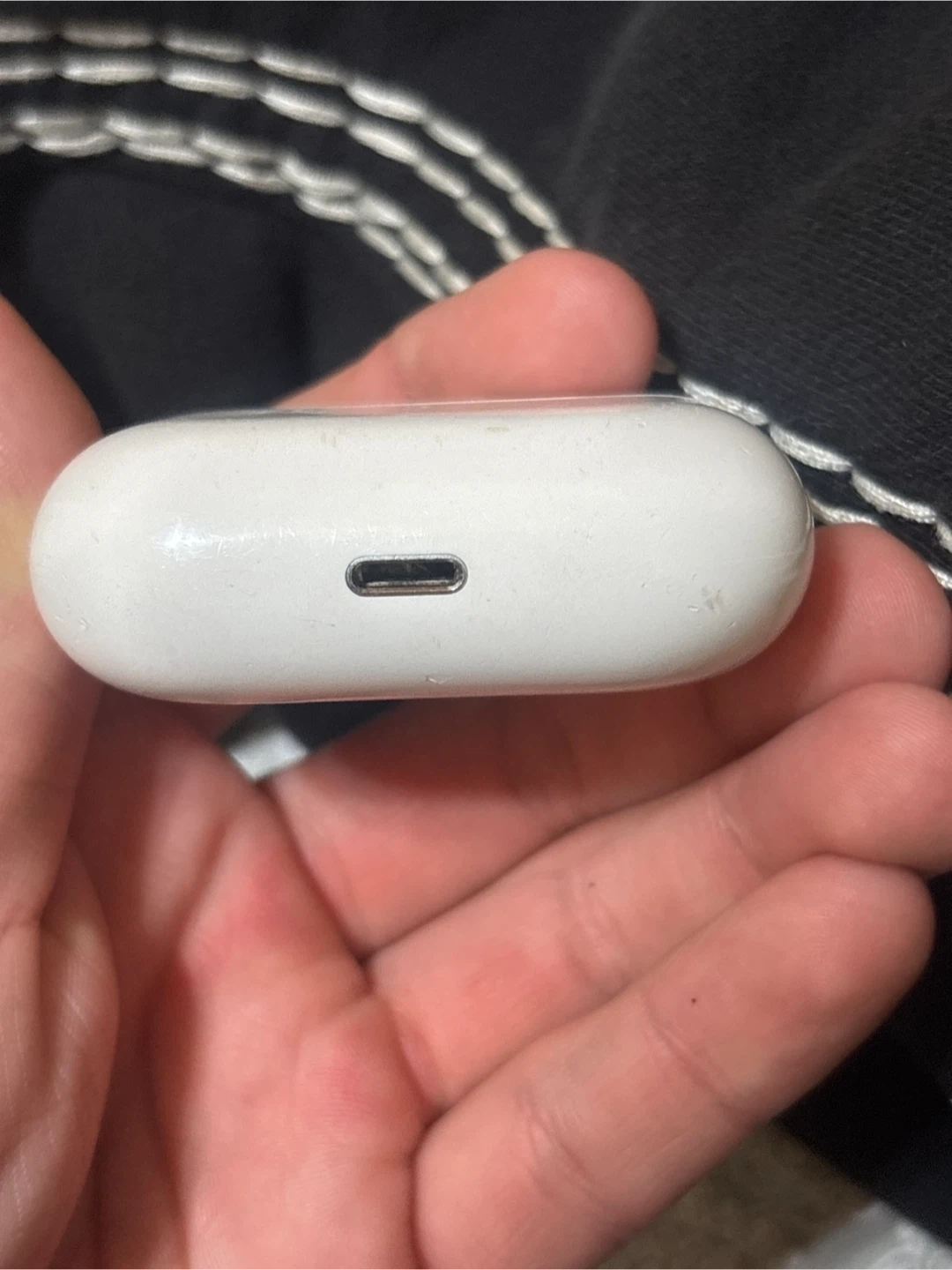 Apple AirPods Pro Charging Case - photo 3