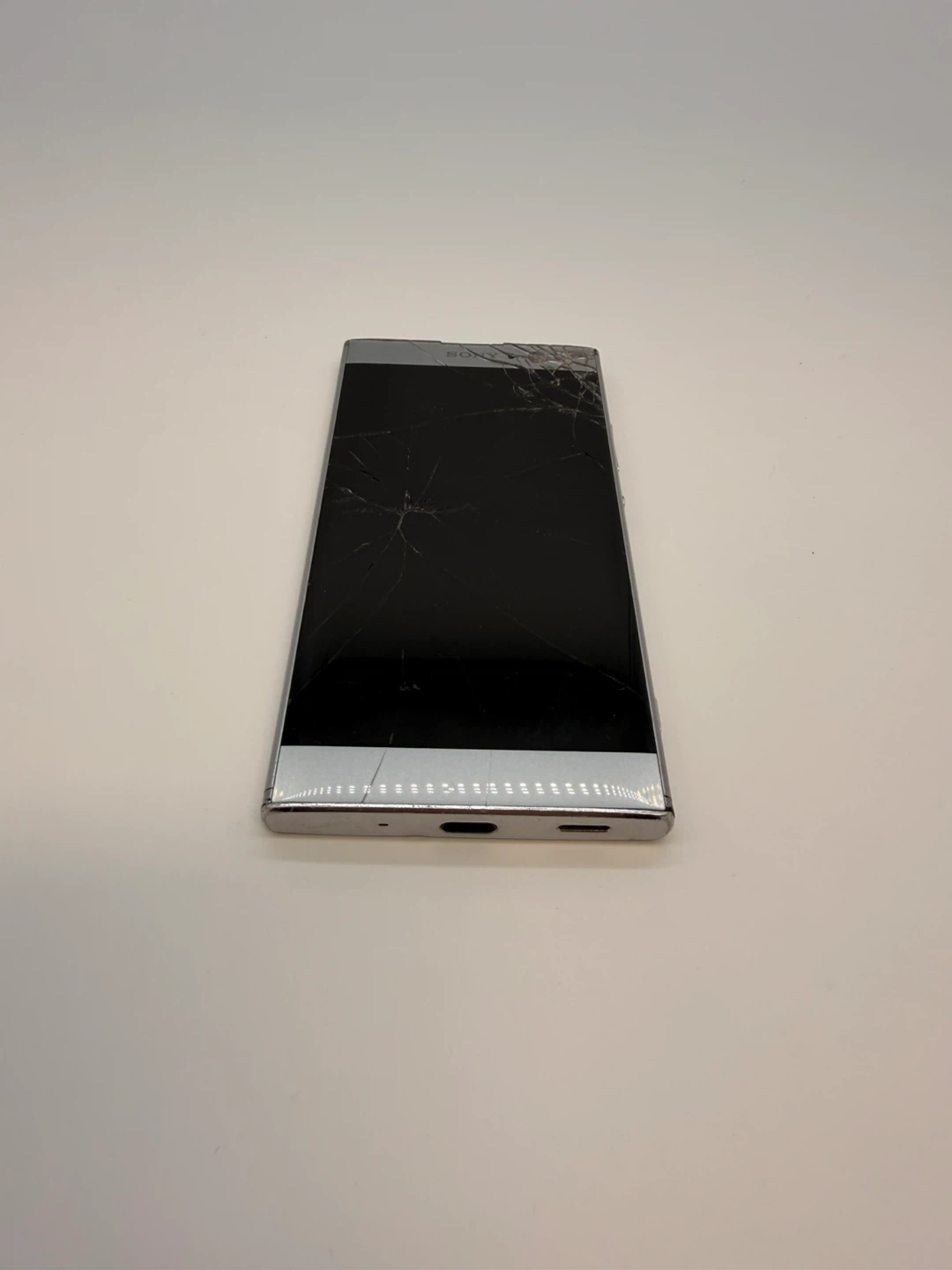 Sony Xperia Phone Cracked Screen Untested - photo 4