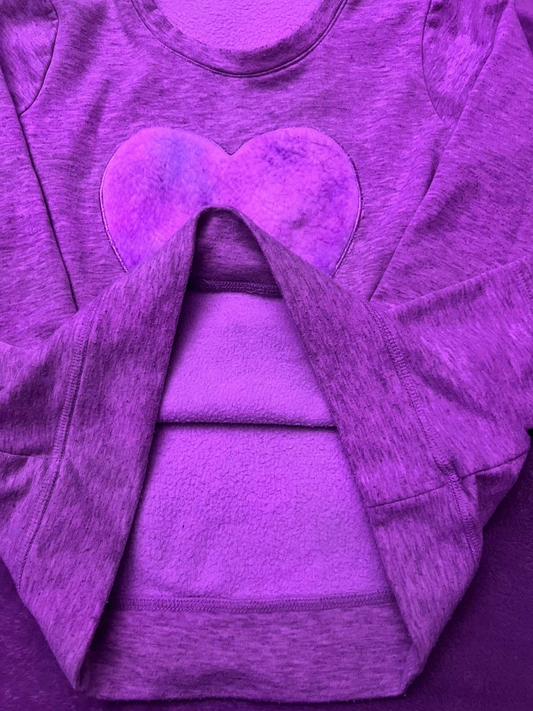 Girls' Grey Sweatshirt with Heart Graphic 🧡 - photo 2