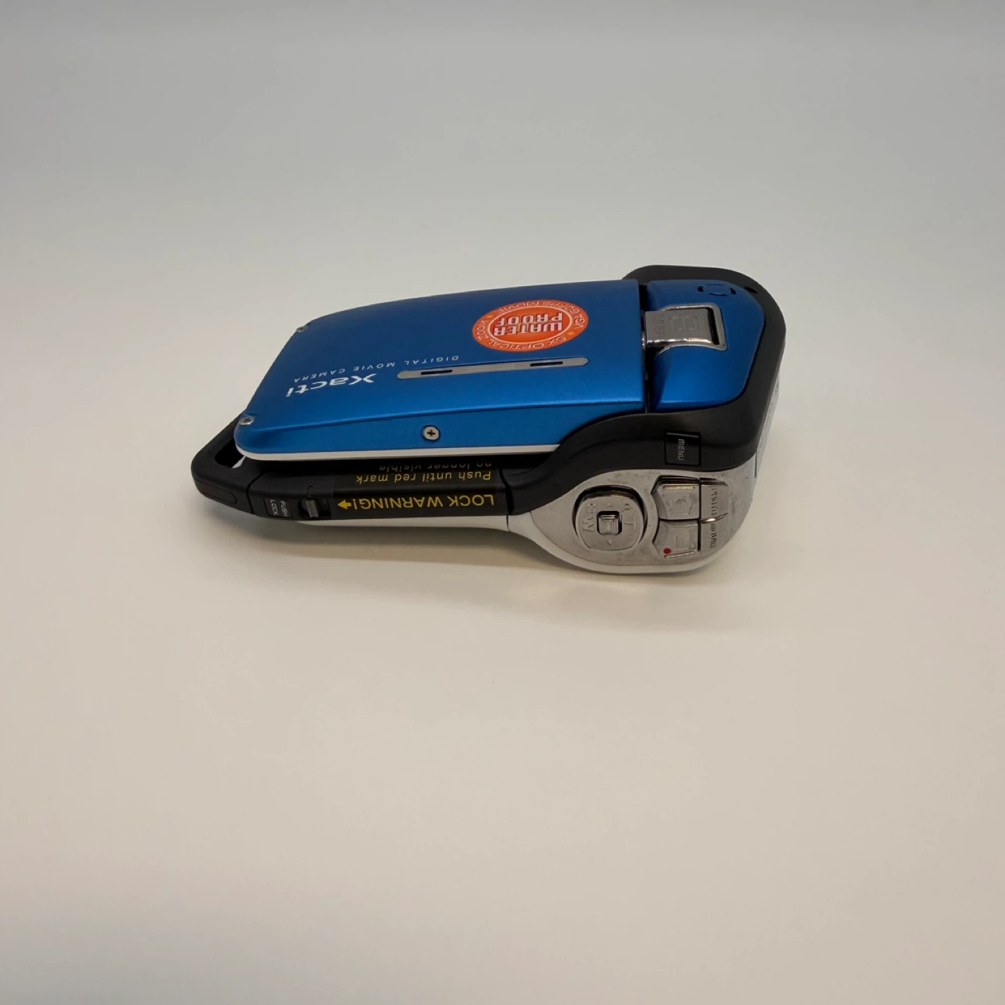 Sanyo Xacti E2 Waterproof Digital Movie Camera - photo 2