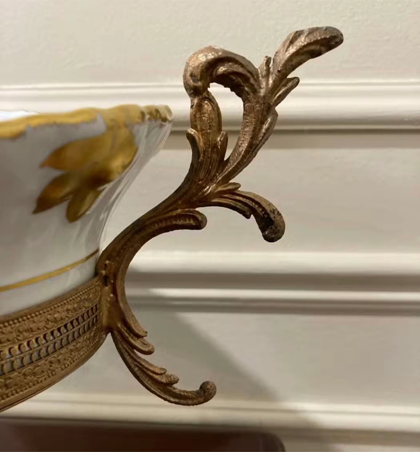 Decorative Gold Trimmed Ceramic Fruit Bowl with Stand - photo 3