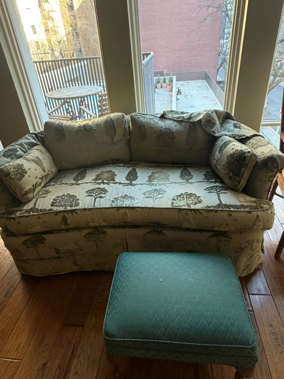 FREE Furniture - photo 2