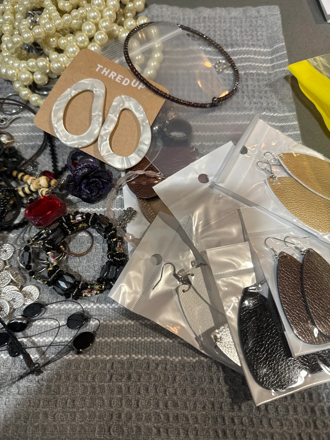 Costume jewelry - photo 3