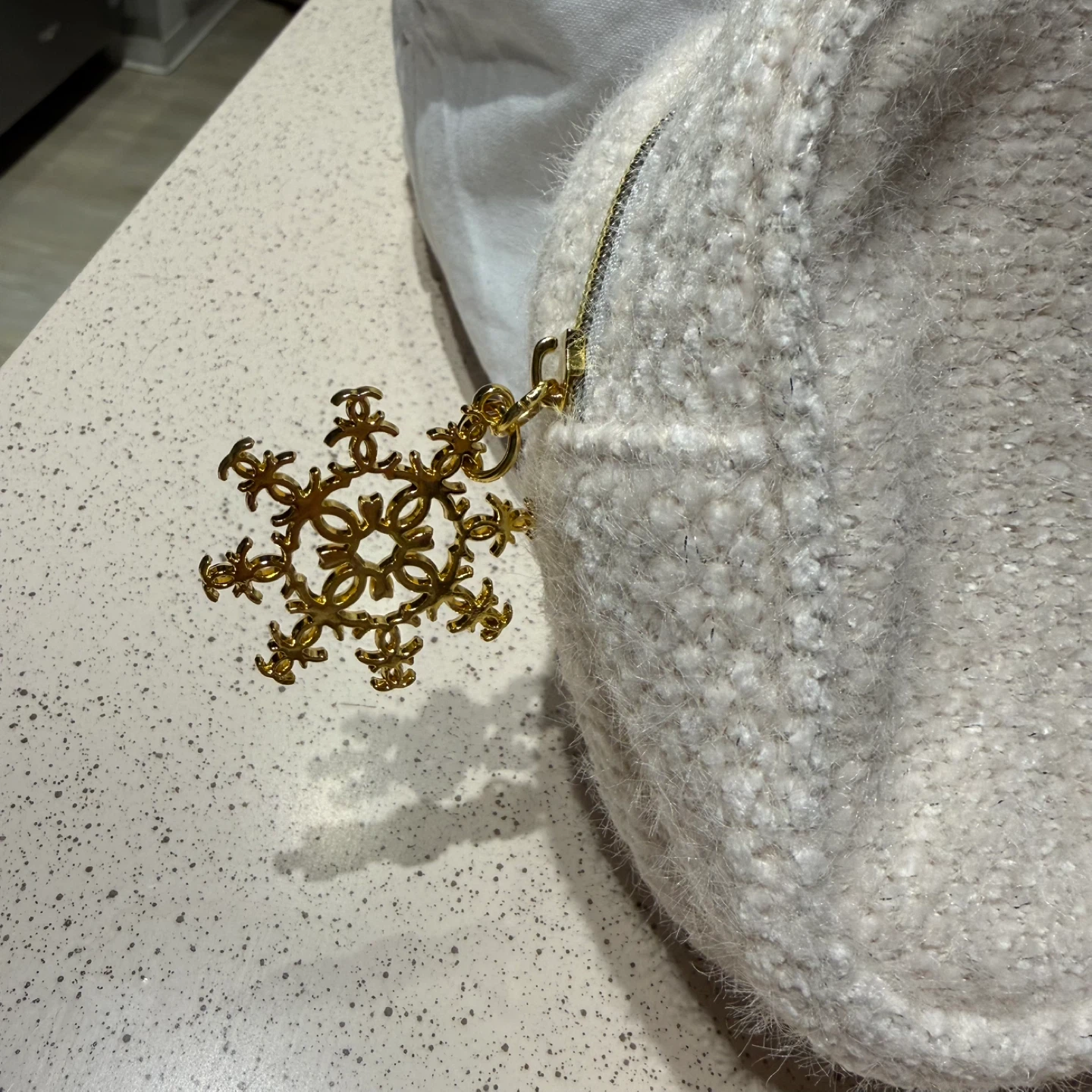 Chanel Beauté White Tweed Cosmetic Bag with Snowflake Charm - photo 2