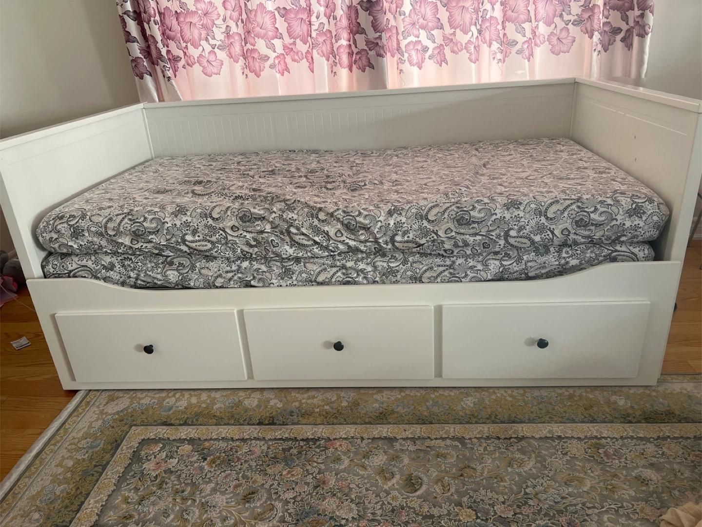 White Daybed with 3 Drawers - photo 2
