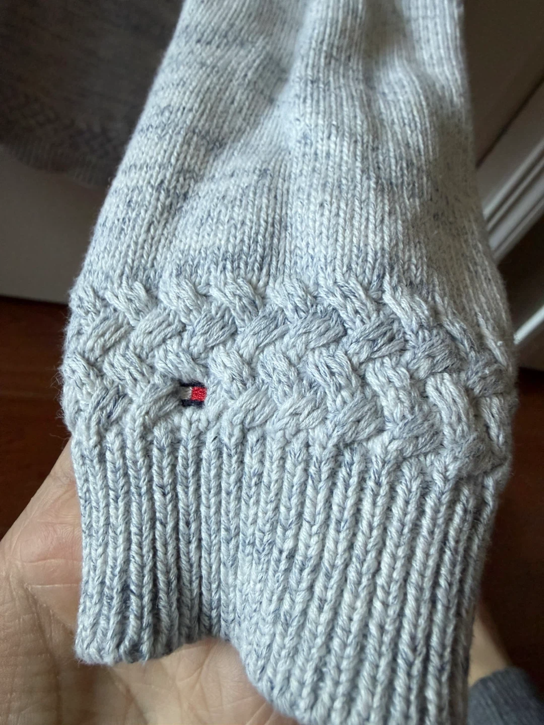 Tommy H knit sweater - photo 2