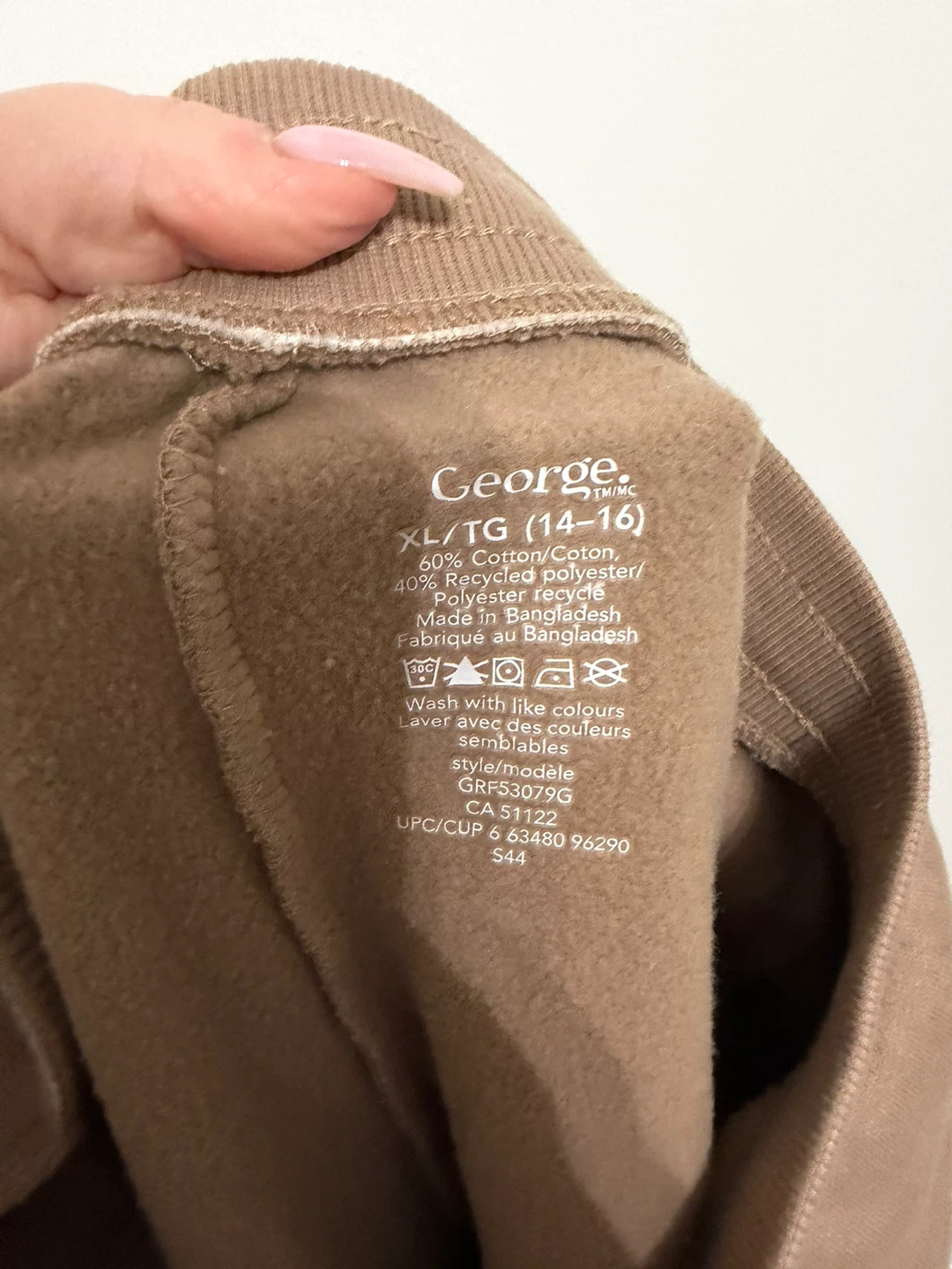 Size 14/16 never worn Cargo girls joggers - photo 2