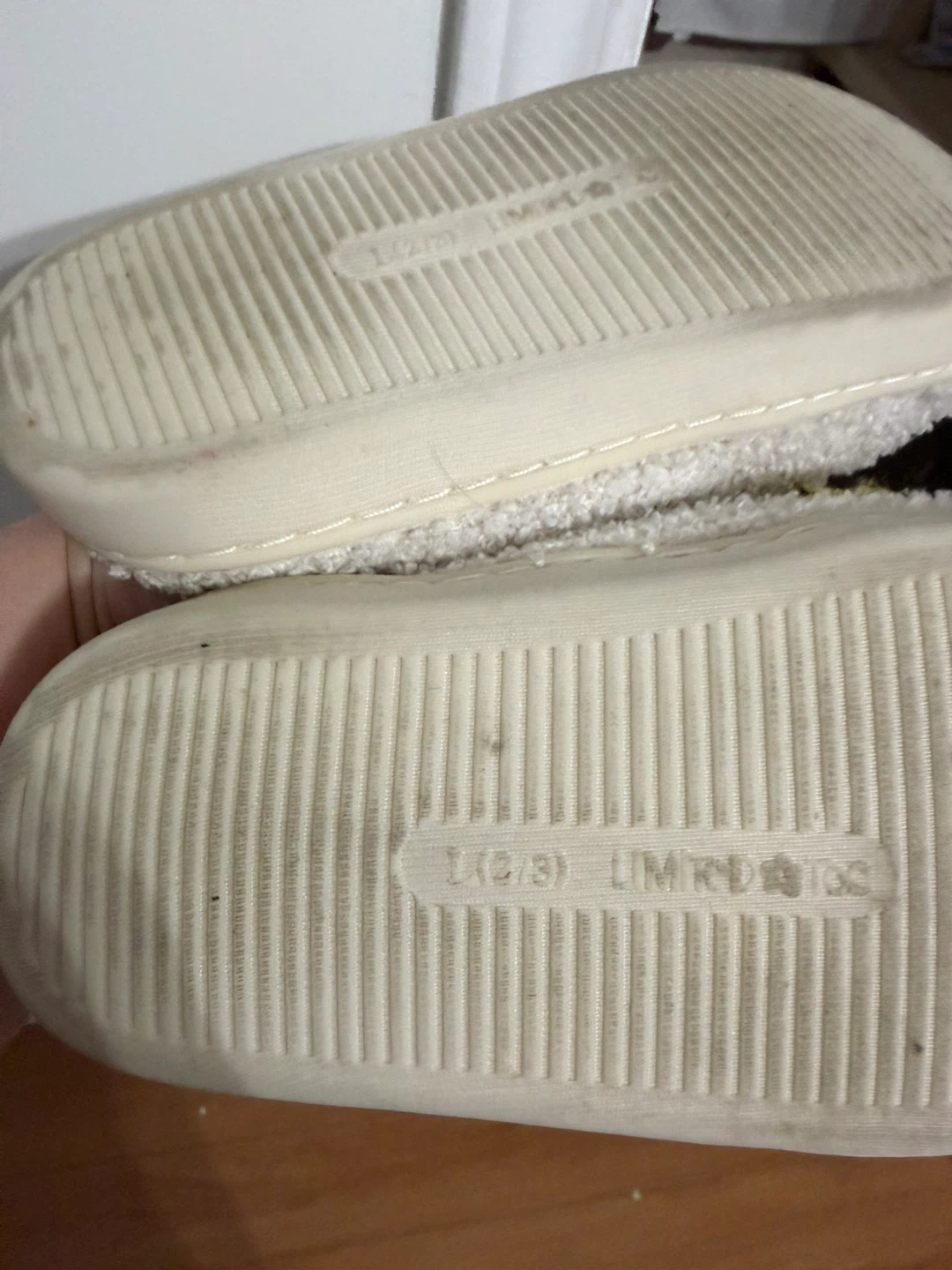 2/3 smily girls slippers - photo 4