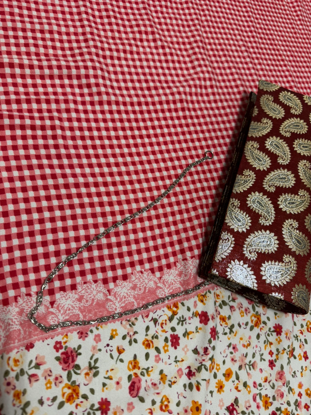 Red Paisley Clutch with Silver Chain - photo 3