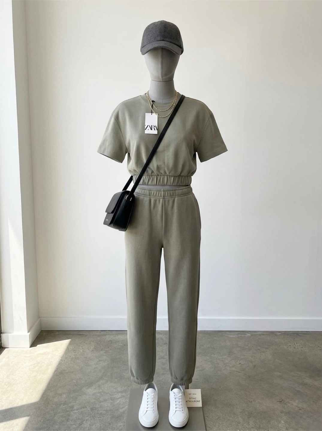 ZARA Women's Cropped T-Shirt